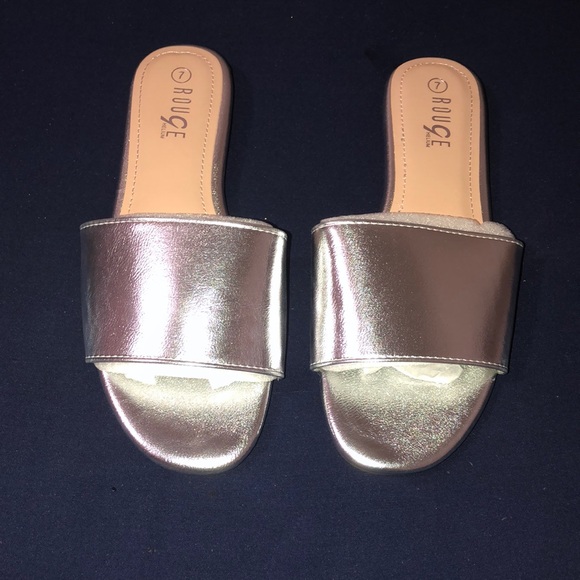 Silver metallic slide sandals slipper size 7 women but fit size 6 summer - Picture 3 of 5